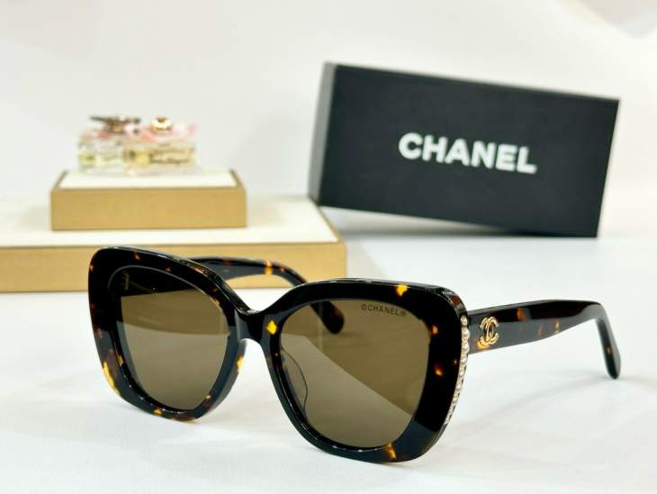Picture of Chanel Sunglasses _SKUfw77293803fw